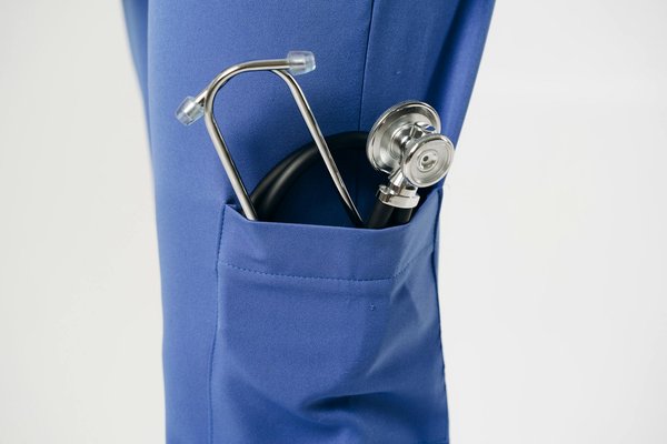 Comment soutenir efficacement un proche touché par la maladie de Lyme : stratégies et conseils pratiques.